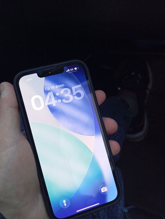 Продам iPhone 13