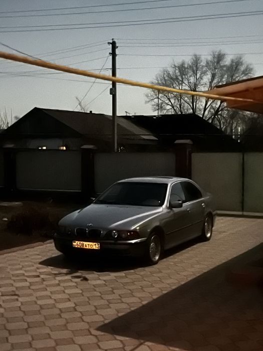 BMW E39 528i 2,5