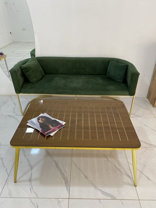 диван и журналный столик сотилади