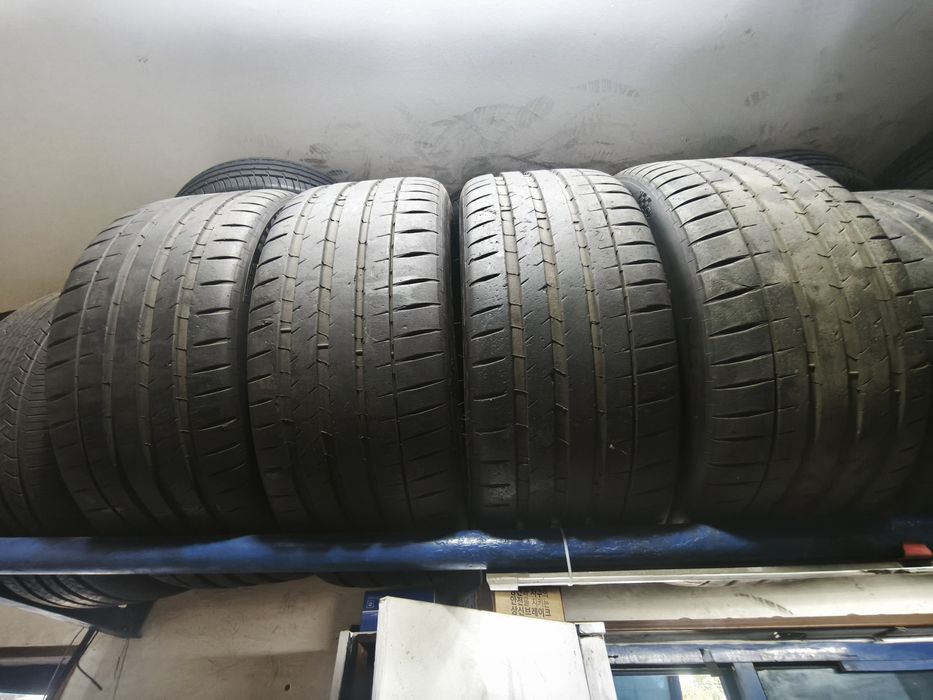 285-40-R23 Michelin