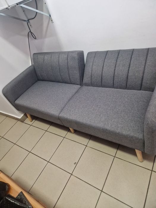 Vand canapea extensibila,gri  170  cm lățime. Este ca noua.