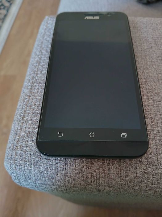 Telefon android, marca Asus