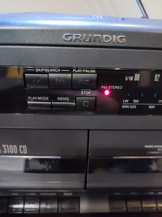 Радиокасетофон GRUNDIG