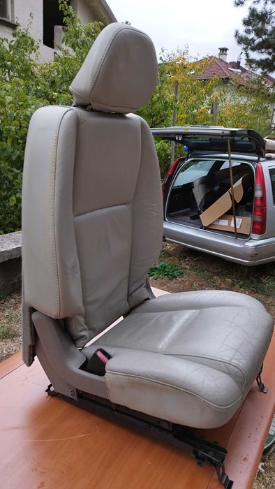 VOLVO XC90 Седалки предни и 2 задни светла кожа