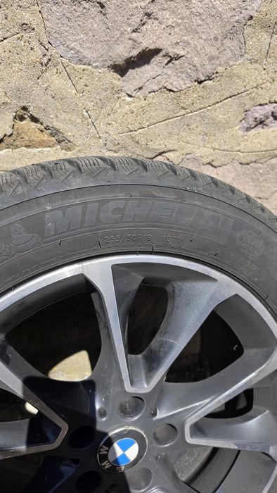 Оригинални 19" джанти за BMW с зимни гуми Michelin (255/50/19)
