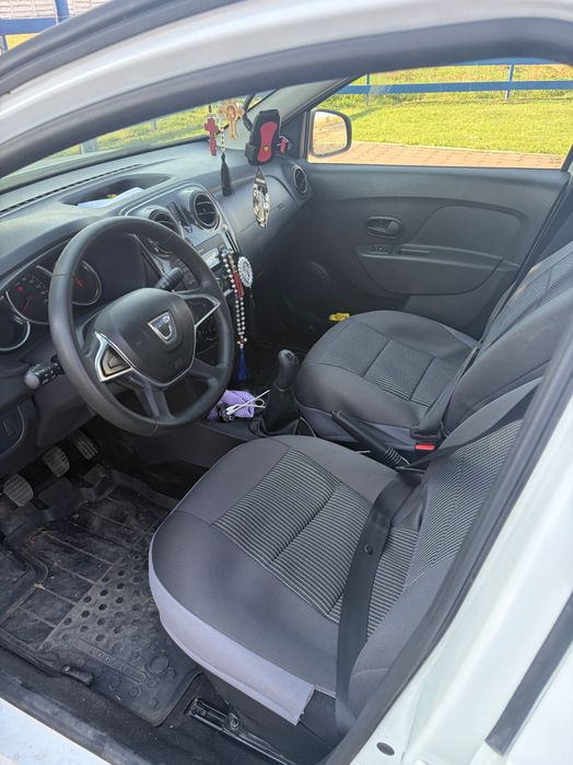 Dacia Logan 2019 luna a12