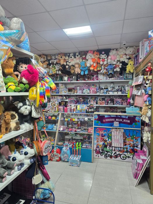 Продам действующий отдел игрушек
