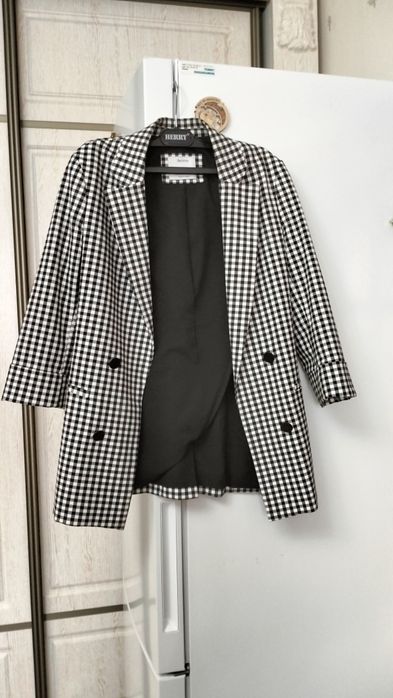 Продам пиджак женский 42-46 размер