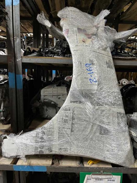 Крыло Mitsubishi Outlander