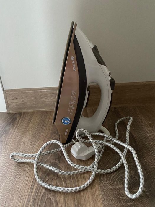 Продам утюг в отличном состоянии