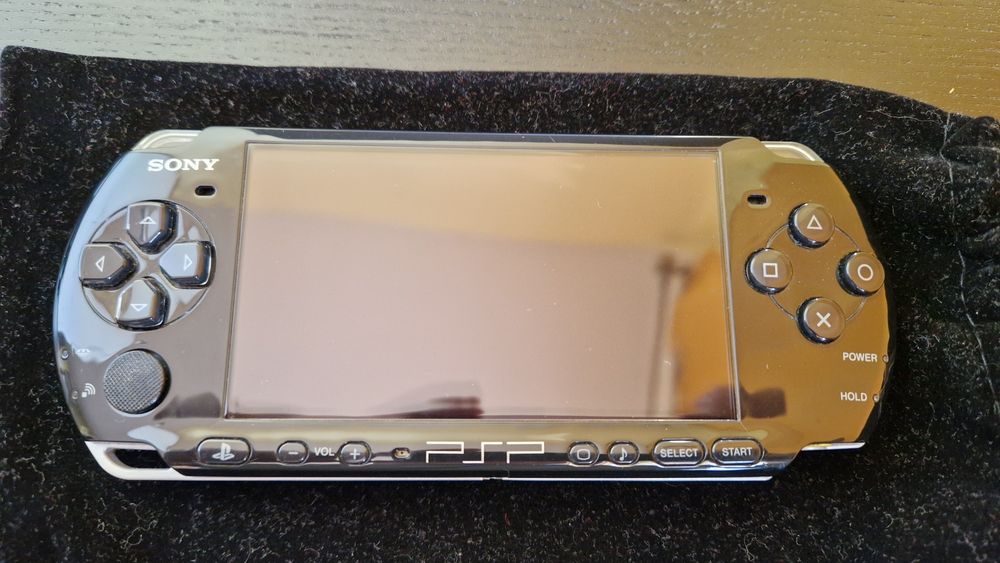 PSP 3000 + 128 gb sd card