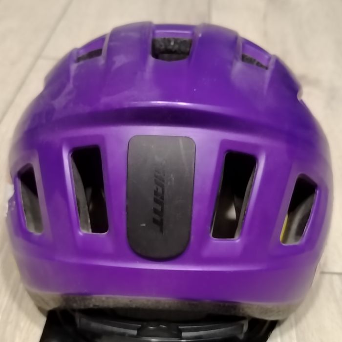 Шлем Giant liv MIPS edition