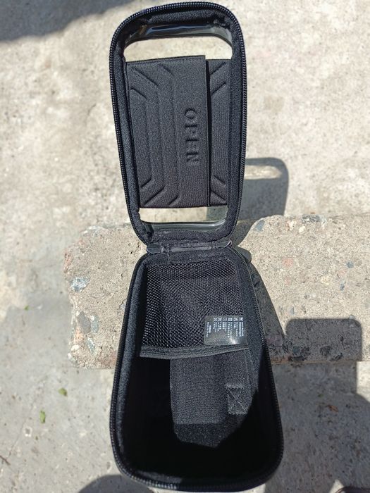 Велосумки, держатель телефона.