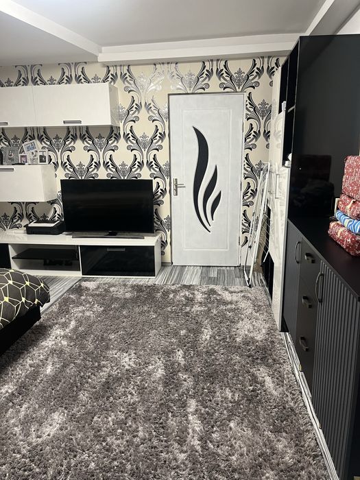 Vand apartament Craiovita Noua