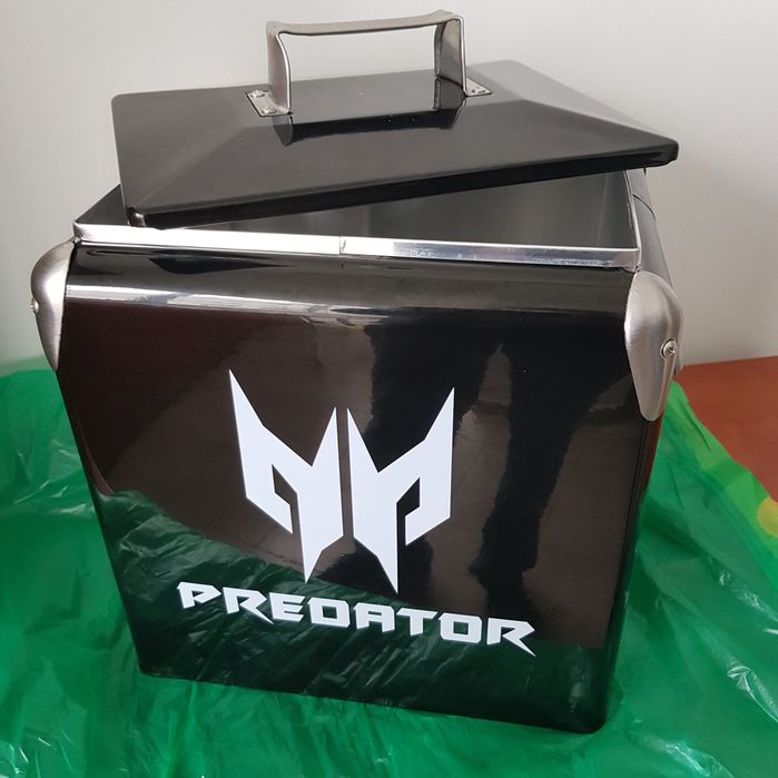 Лимитирана Метална Хладилна Кутия Acer Predator (Ретро Кулер)