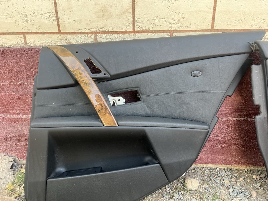 Обшивка двери бмв 5  е60