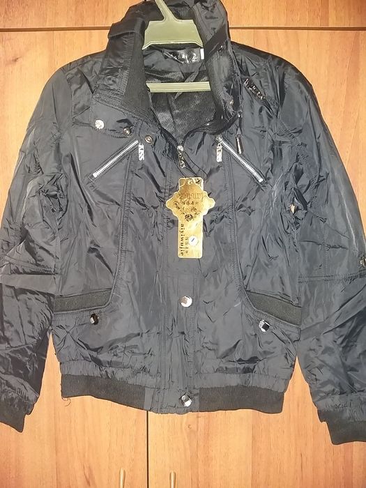 Куртки для девочек 42,44,46