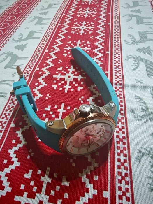 Продавам 2 броя EXESS