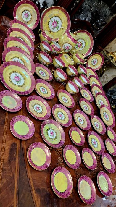 Чайно-кофейный сервиз на 12 перс. Мадонна "Роза". Дёшево ! ГДР