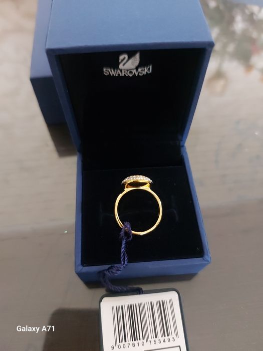 Продам кольцо  Swarovski original