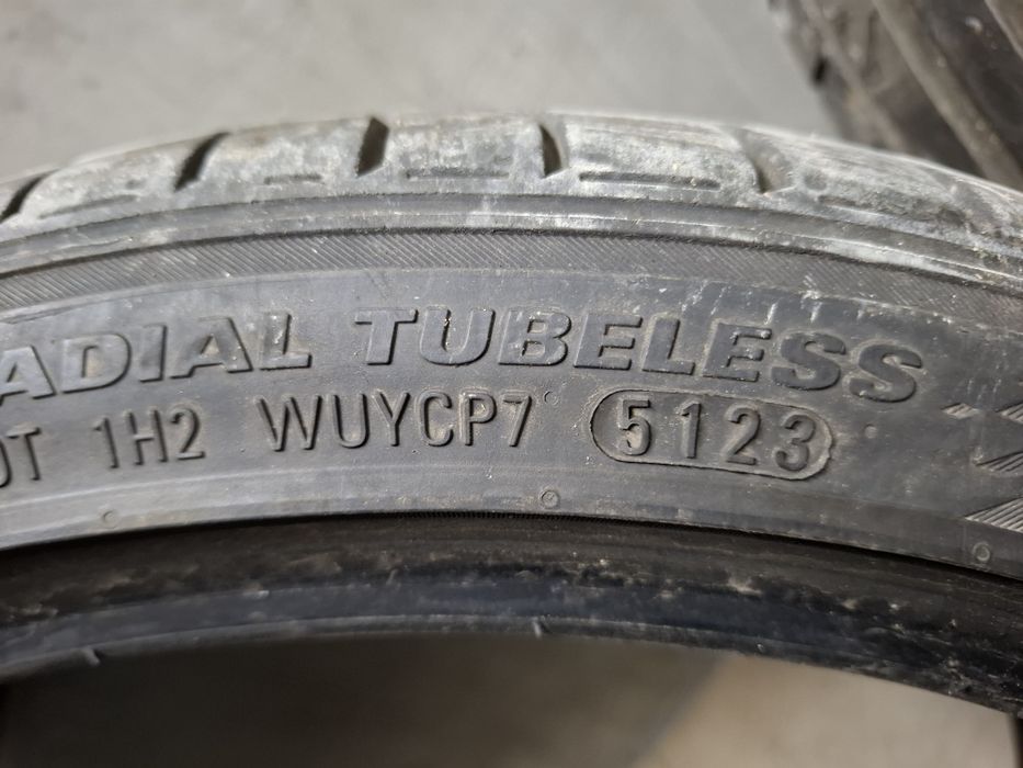 2 Бр Летни гуми 235/35/19