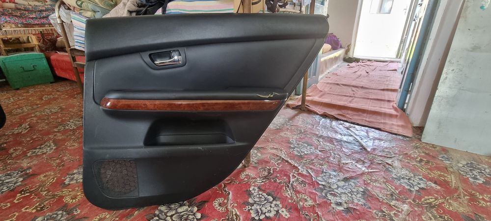 Дверные карты на Lexus rx 300