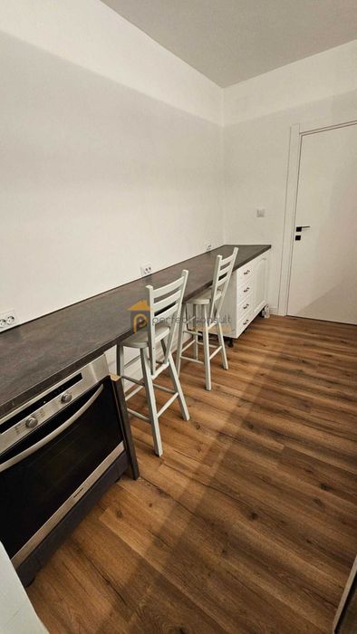 Дава се под наем Тристаен апартамент в Пловдив, Младежки Хълм - 100 кв.м за 747.66 € - Снимка #3