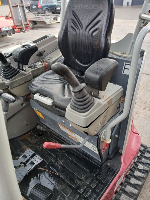 Miniexcavator Takeuchi 2500 kg an 2022