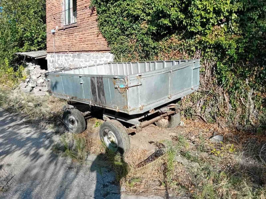 Ремарке за трактор двуосно