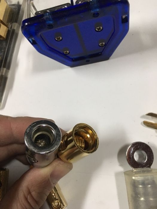 Sigurante alimentare audio de mare putere , papuci mufe , conectori