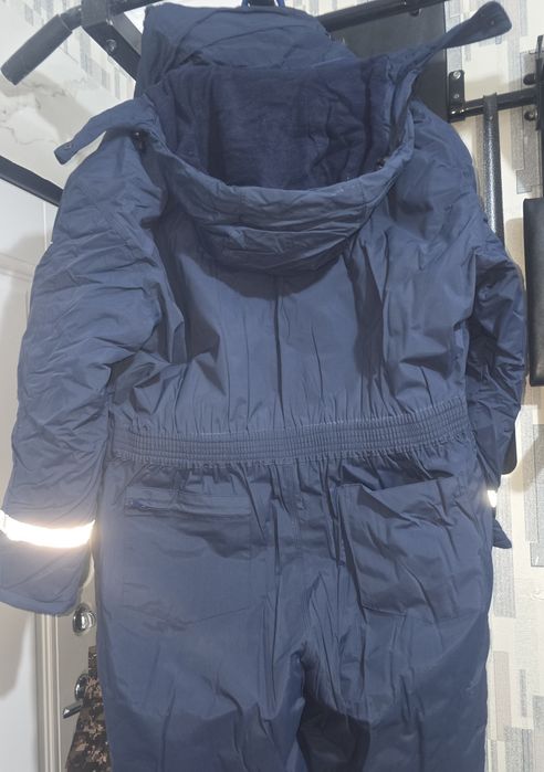 Қыстық комбинезон сатылады.