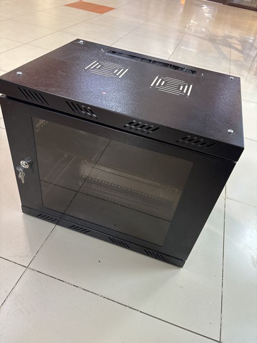 Продам серверный шкаф