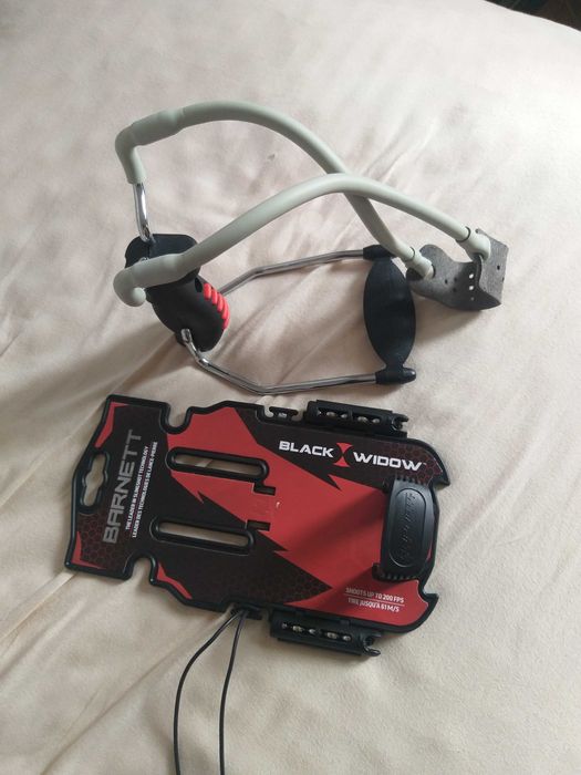 Prastie Barnett Black widow