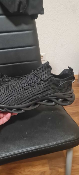 Продавам   обувки