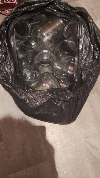 Банки почти новые
