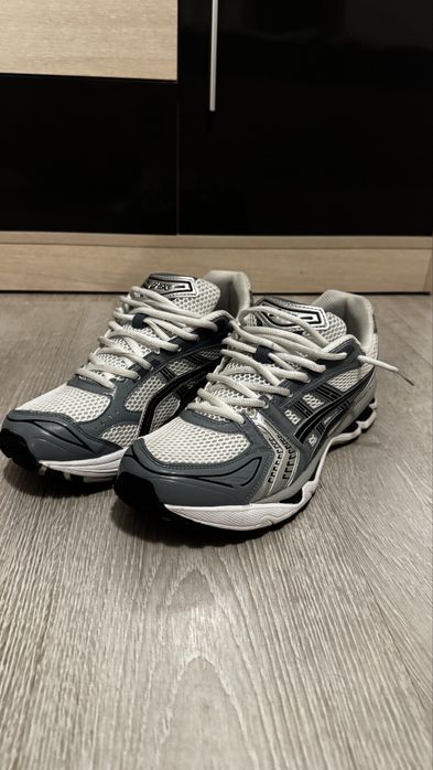 Asics Gel-Kayano 14