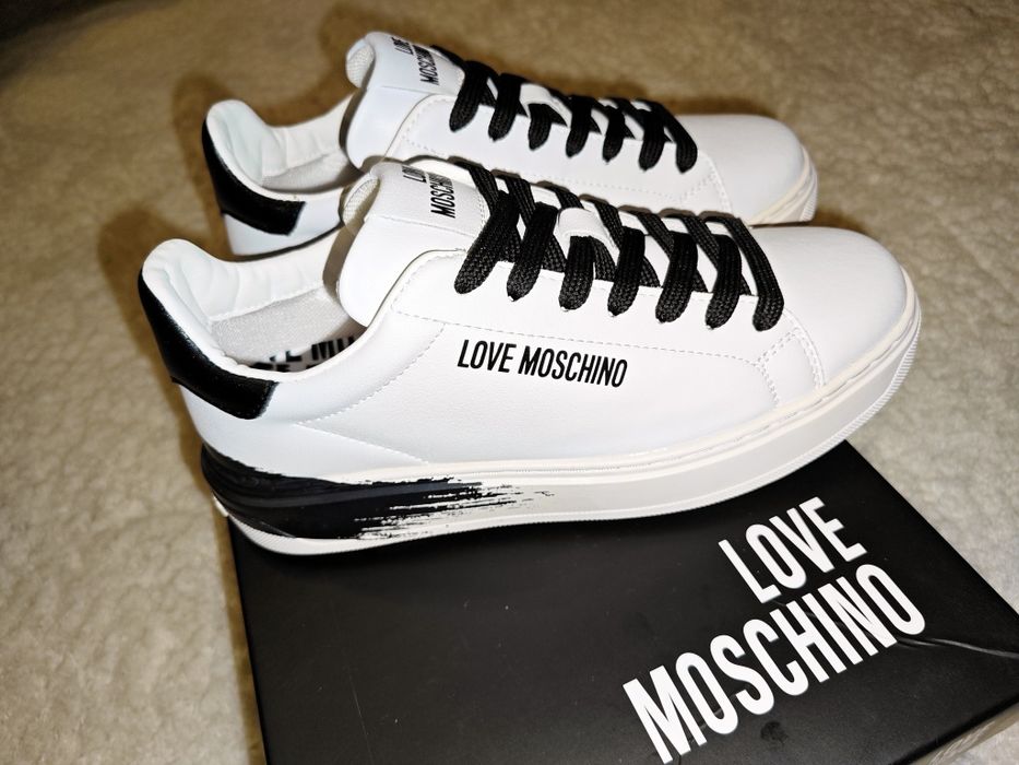 Love Moschino Сникърси