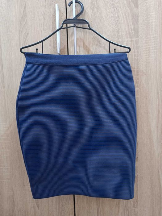 Дамска тъмносиня пола Guess