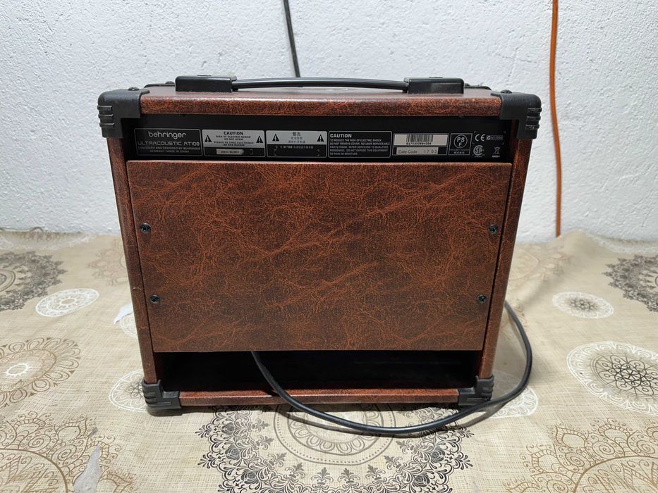 Кубе - Behringer Ultracoustic AT108