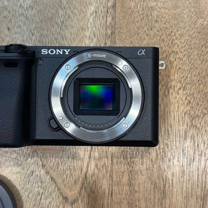 Фотоапарат Sony a6400 - тяло.