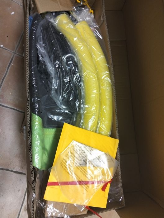Leagăn pentru copii și cuib de barza