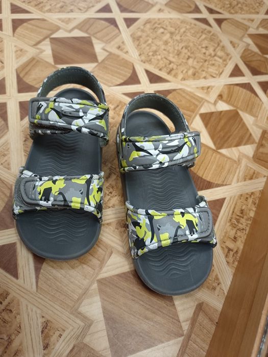 Продам пляжные сандали