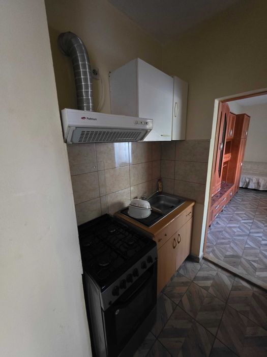 Apartament de inchiriat la casă 2 camere intrare separata Ronat