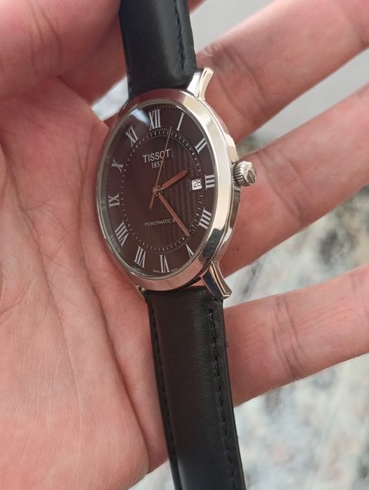 Tissot соат сотилади