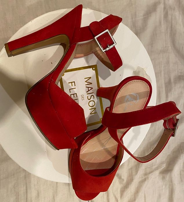 Sandale elegante de culoare roșu