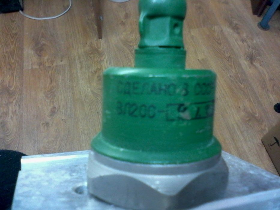 Продават се мощни диоди, тиристори и триаци (симистори).