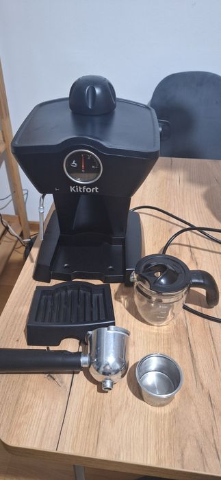 Кофеварка рожковая Kitfort