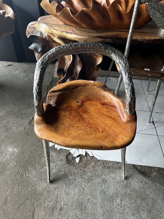 Пейка от дърво и метал