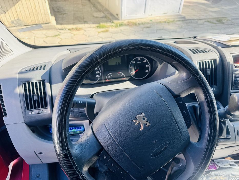 Товарен микробус Пежо