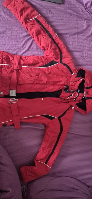 Vând costum de schi Brugi, mărimea S, format din 2 piese (geacă + pant